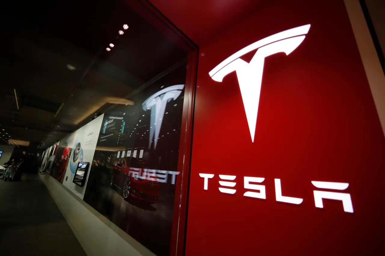 Tesla’s Big Comeback: Shares Jump Nearly 10% as Confidence Returns