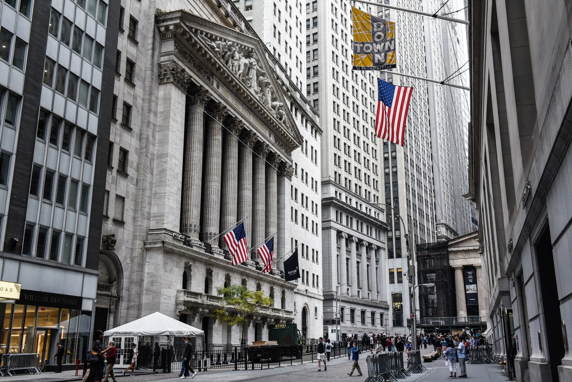 Wall Street Lowers S&P 500 Predictions as Market Volatility Continues